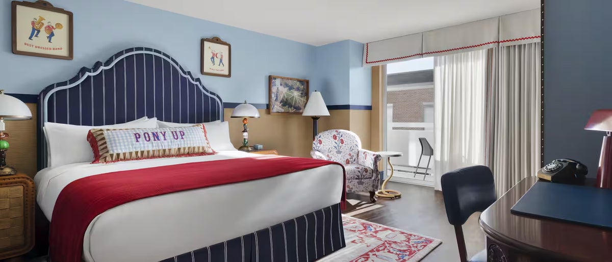 Graduate by Hilton Dallas Room