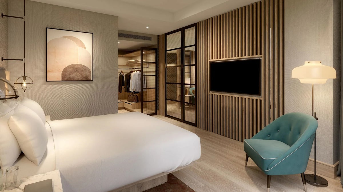 Hyatt Regency London Olympia Suite Room Bedroom.16x9