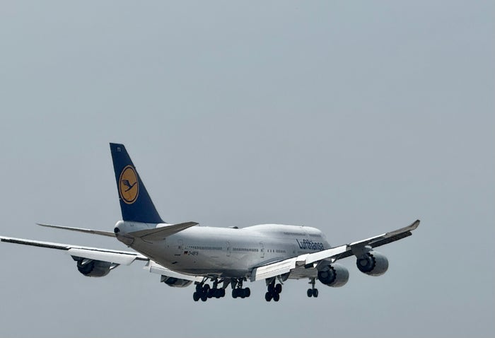 Lufthansa 747 landing at Los Angeles LAX Lufthansa 747 landing at Los Angeles LAX