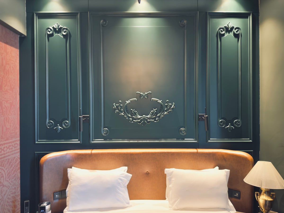 Orient Occident Hotel Istanbul headboard and wall