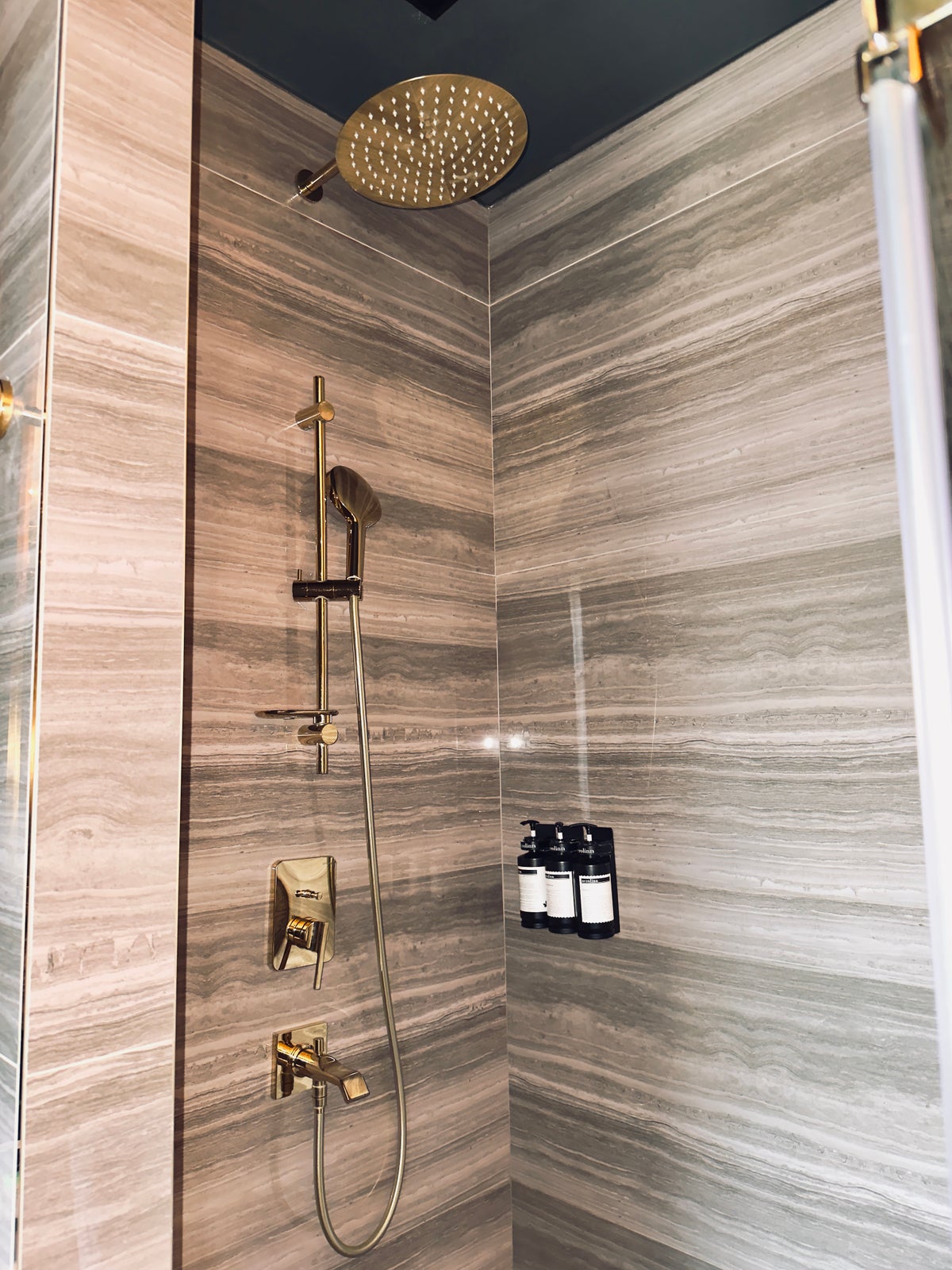 Orient Occident Hotel Istanbul shower