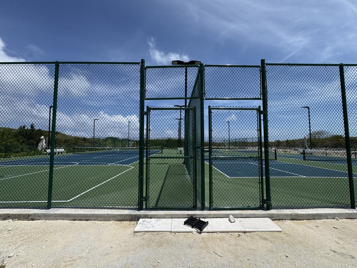 Sailrock South Caicos tennis court