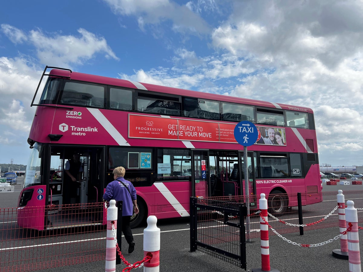 Shuttle bus in Belfast