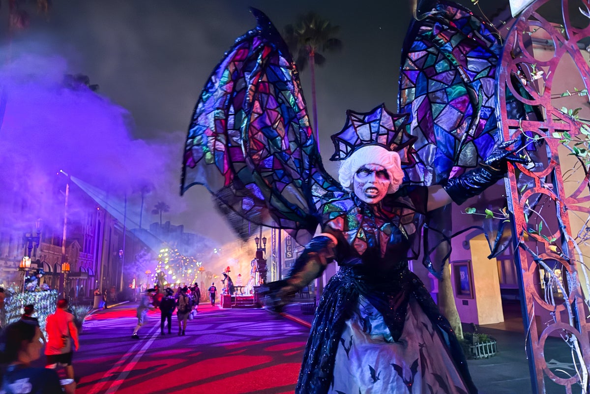 Universal Orlando Halloween Horror Nights 2025 Scare actor Image Credit Chris Hassan
