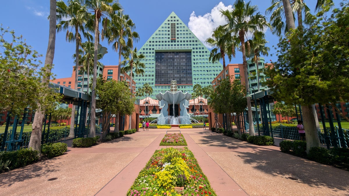 Walt Disney World Dolphin amenities boat walk