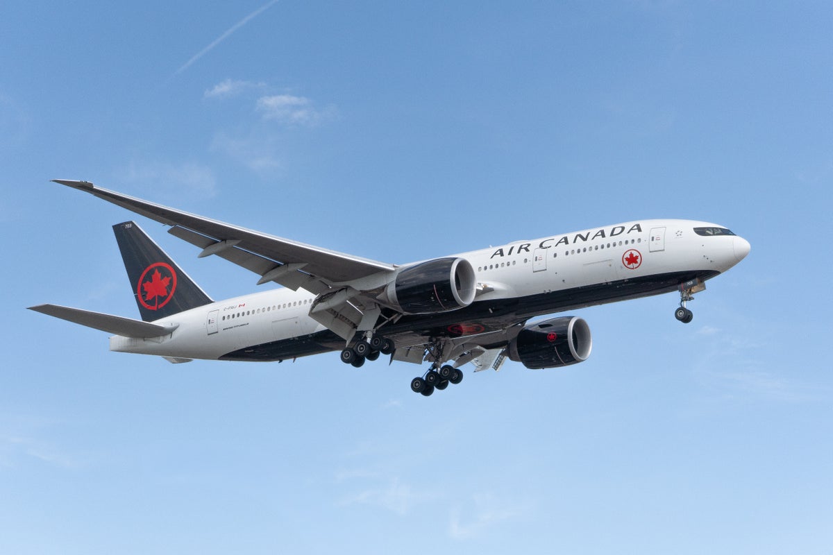Air Canada Review: Seats, Amenities, Customer Service, Baggage Fees, and More