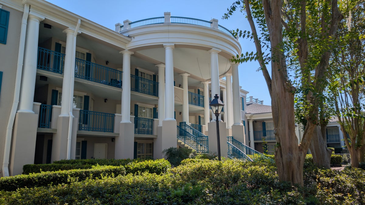 Disney's Port Orleans Resort Riverside Oak Manor building stairs entrance