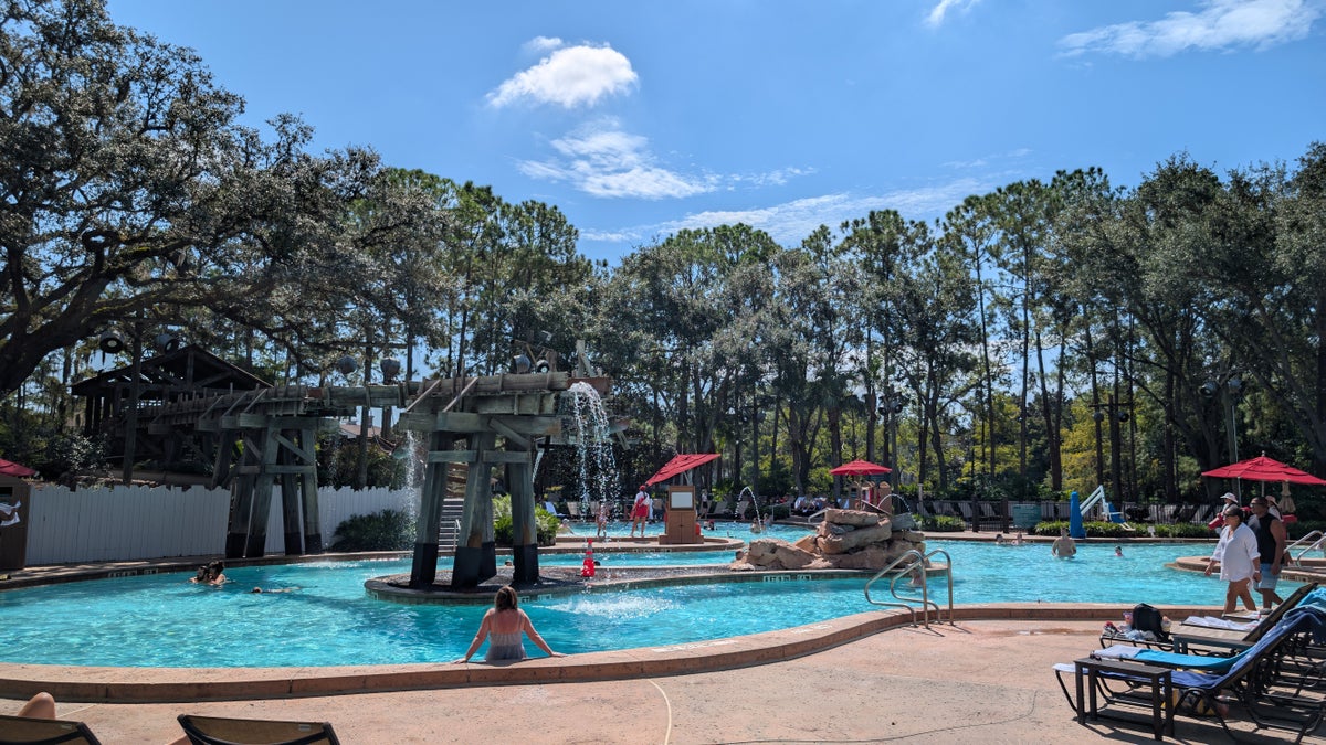 Disney's Port Orleans Resort Riverside amenties Ol'Man Island pool area