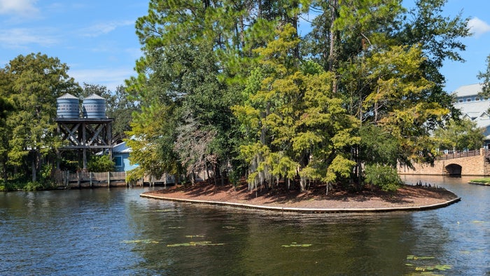 Disney’s Port Orleans Resort Riverside grounds nature island Disney's Port Orleans Resort Riverside grounds nature island