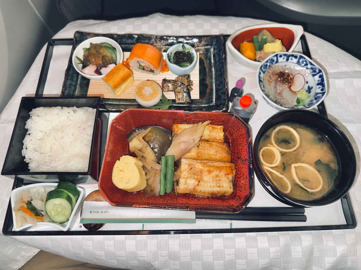EVA Air Royal Laurel business class meal