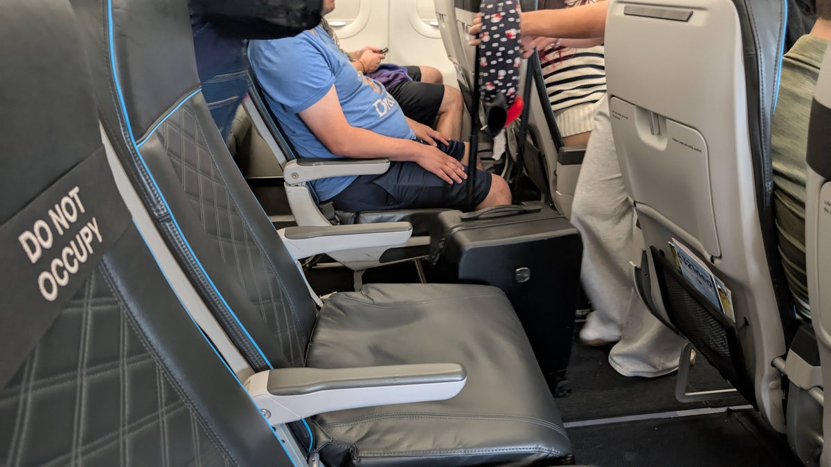 Frontier Airlines A321neo UpFront Plus row