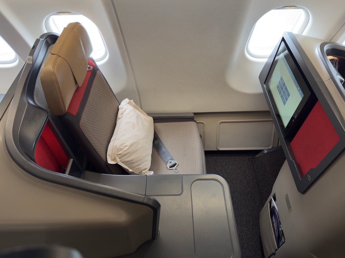 South African Airways seat main