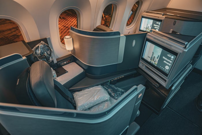 How To Use United PlusPoints To Upgrade Your Next Flight [2025]