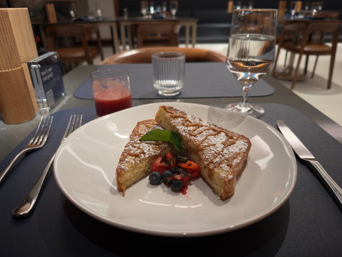 United Polaris Lounge French toast