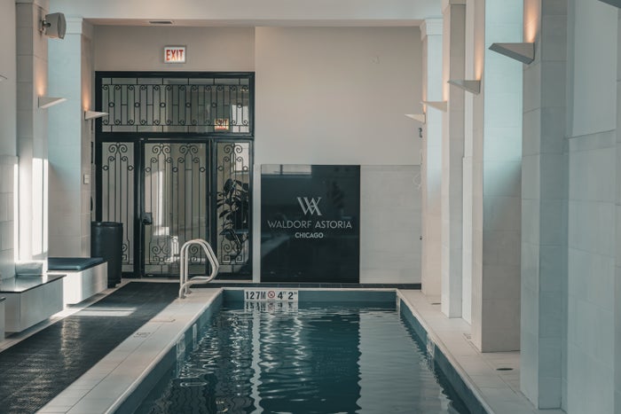 A Luxury City Escape at the Waldorf Astoria Chicago: Here’s What You Need To Know [Review]