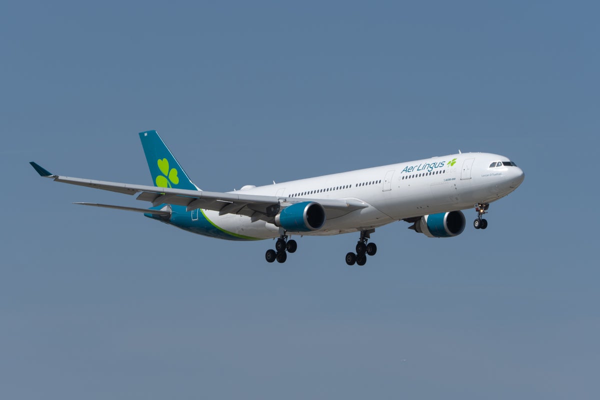 Aer Lingus A330 300 landing at O'Hare