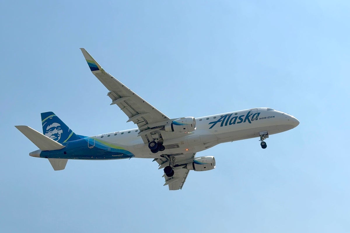 Alaska Airlines Embraer E175 landing at Los Angeles LAX
