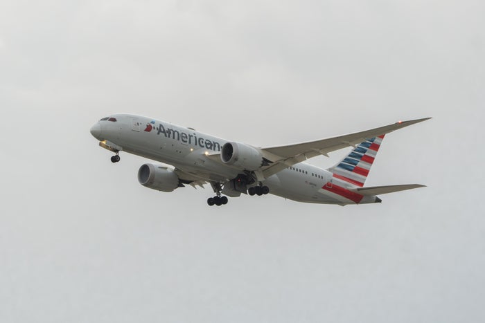 AAdvantage Globe Card — How To Get Status Faster With the Flight Streak Bonus [2025]
