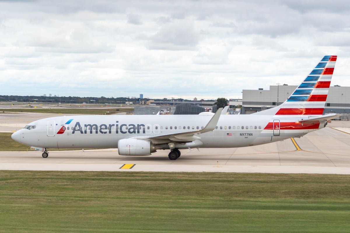American Airlines 737 Max close up O'Hare