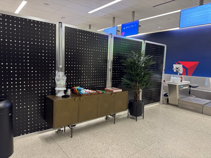 Delta One Check In SLC Snacks Delta One Check In SLC Snacks