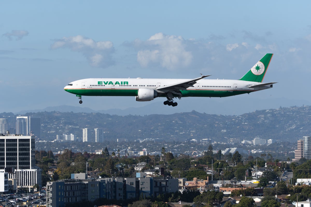 EVA Air 777 300ER LAX