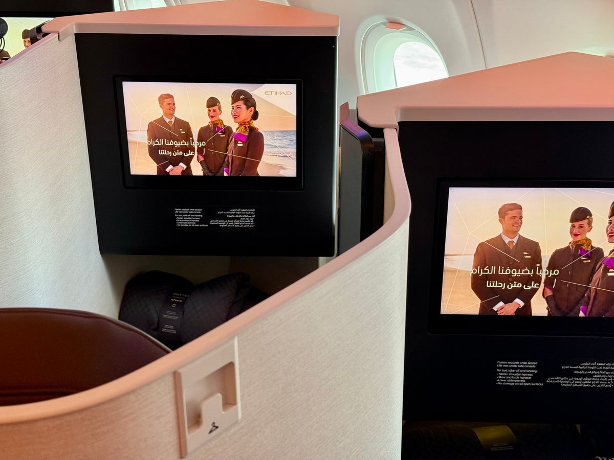 Etihad Airbus A321LR business class IFE close up Etihad Airbus A321LR business class IFE close up