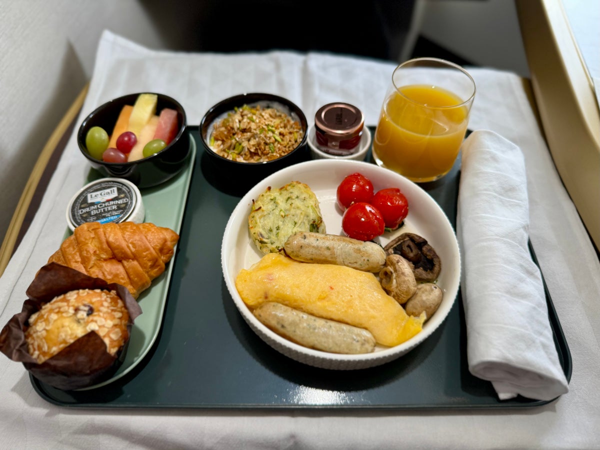 Etihad Airbus A321LR business class breakfast Etihad Airbus A321LR business class breakfast