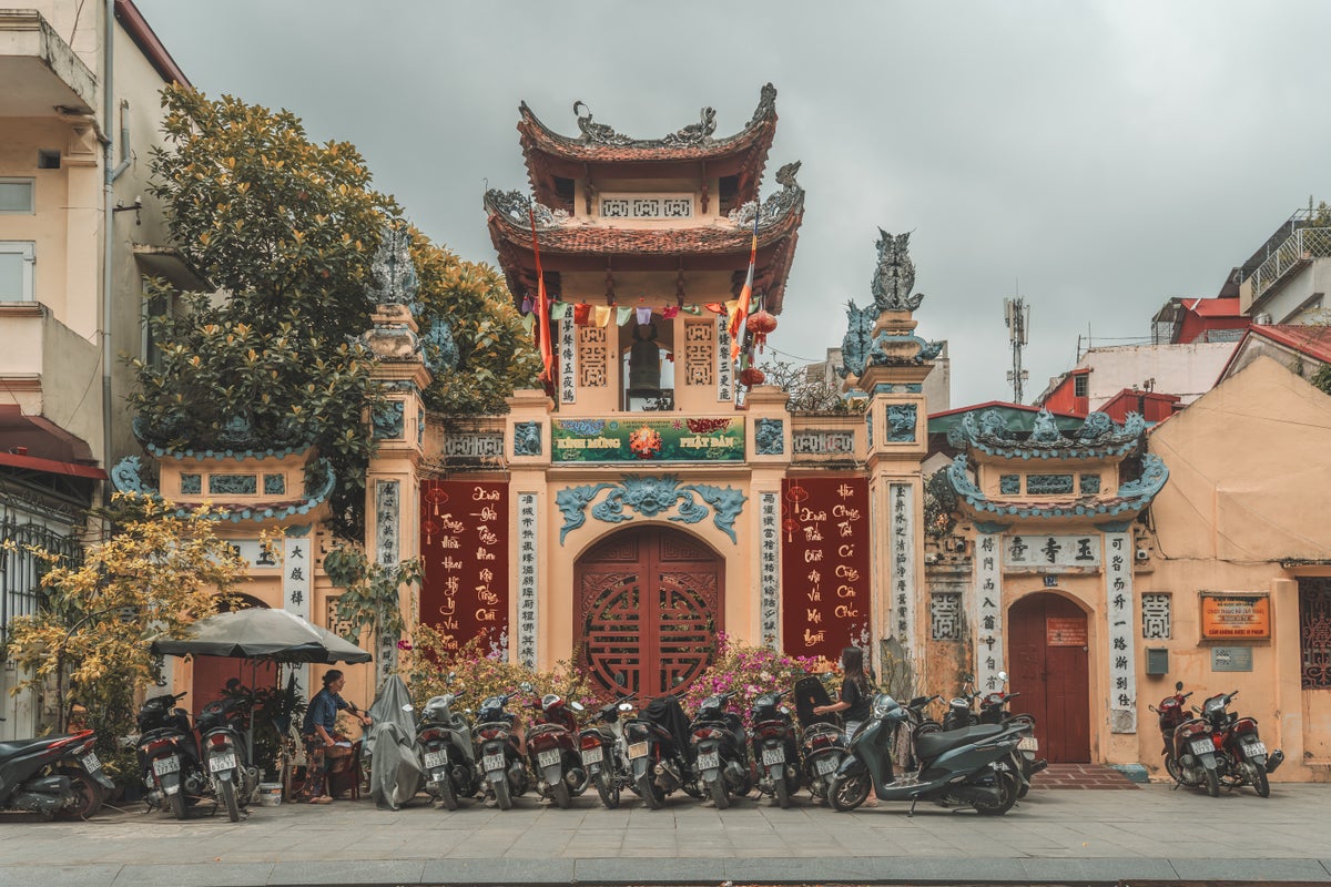 How I Spent 3 Days in Hanoi, Vietnam [Things To Do, What To Eat]