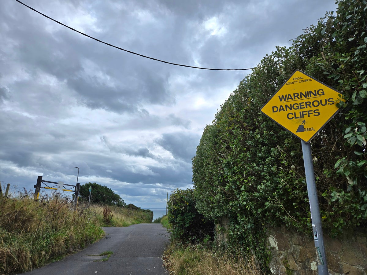 Howth Ireland Hiking Trail Entrance Howth Ireland Hiking Trail Entrance