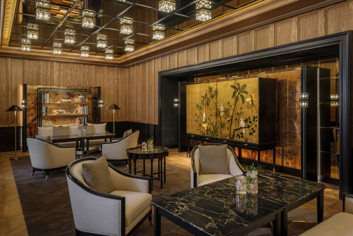 The Laurus Library Lounge