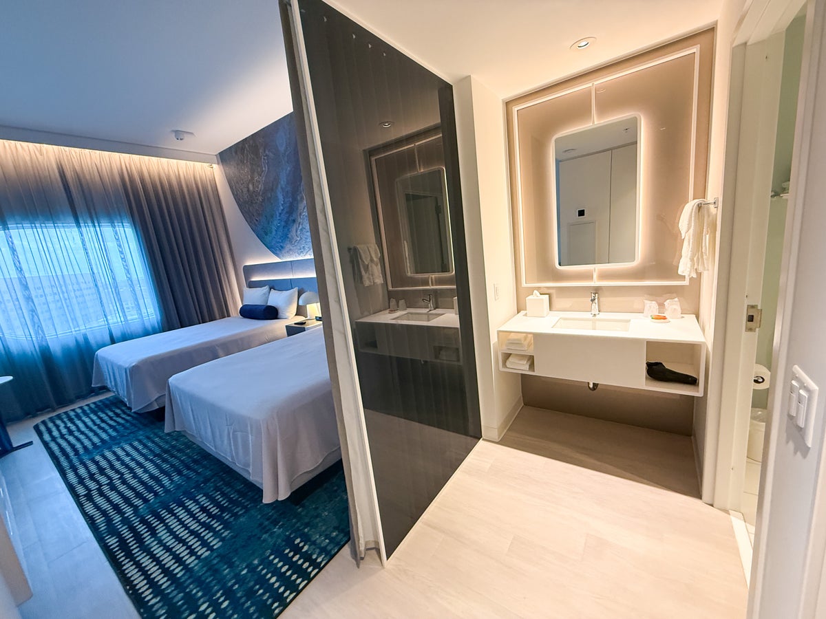 Univeral Terra Luna Hotel bathroom Epic Universe Image Credit Chris Hassan