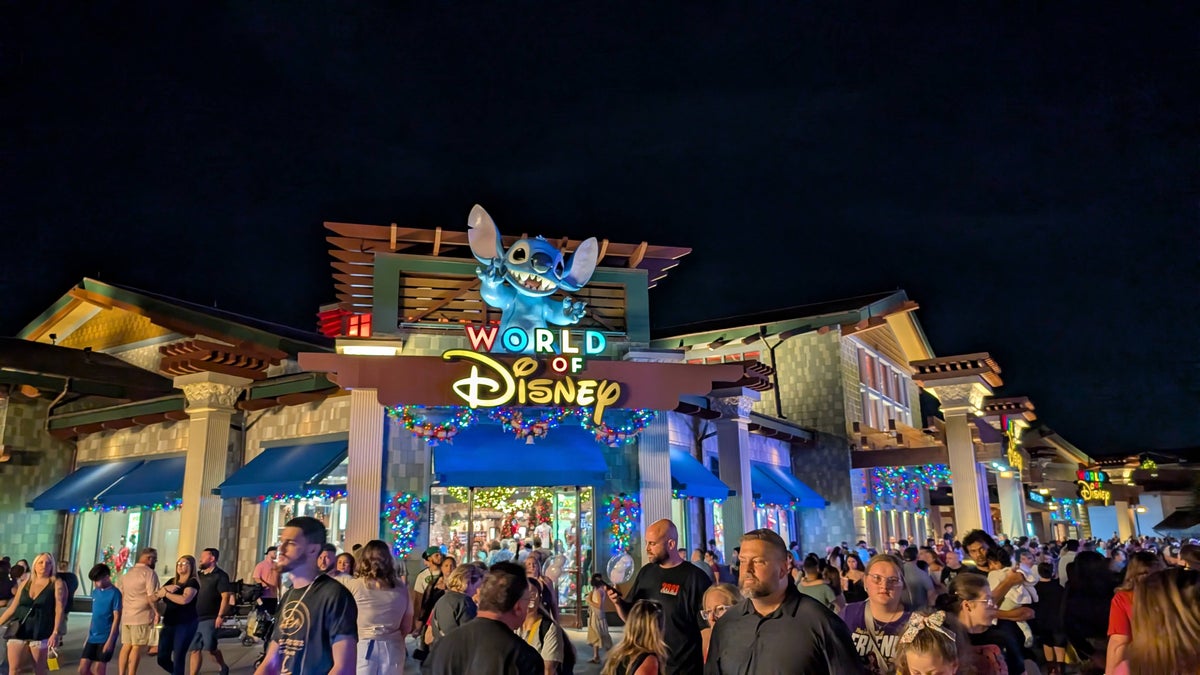 World of Disney crowd