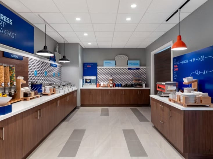 holiday inn express and suites pittsfield berkshires