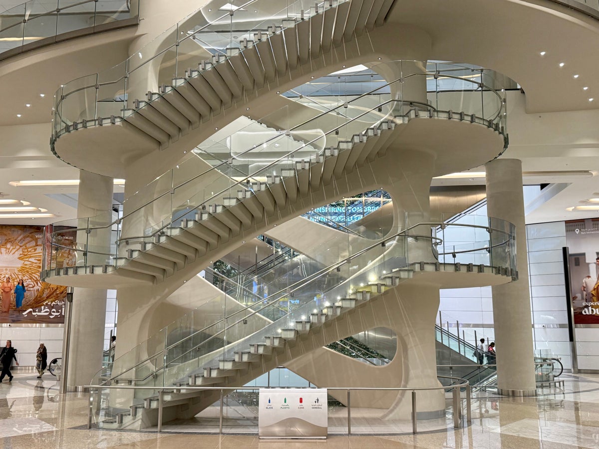 Abu Dhabi airport immigration Abu Dhabi airport immigration