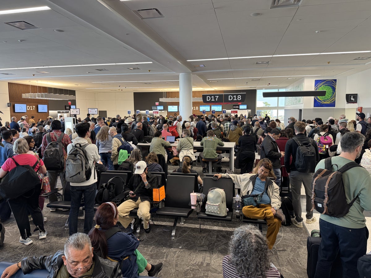Air France A350 900 IAH CDG economy boarding chaos Air France A350 900 IAH CDG economy boarding chaos