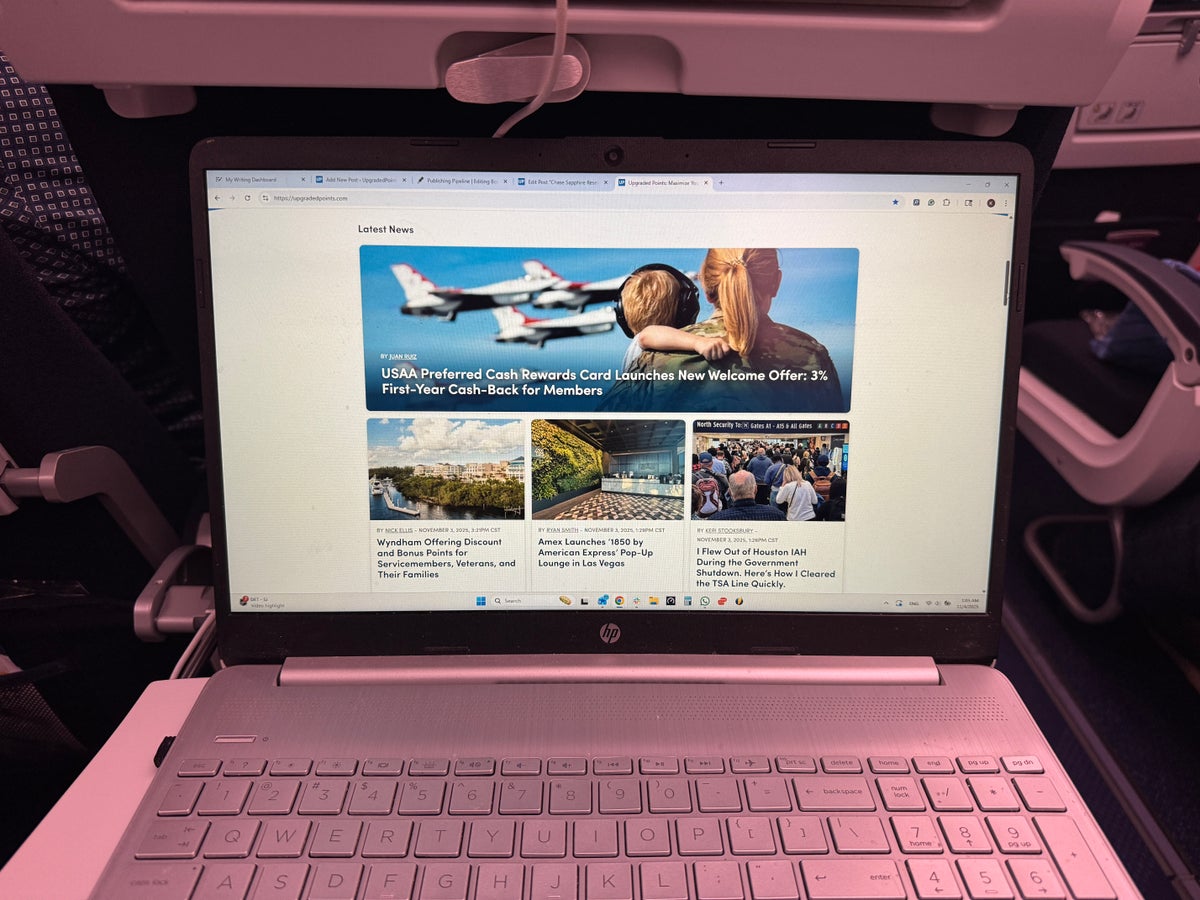 Air France A350 900 IAH CDG economy laptop on tray Air France A350 900 IAH CDG economy laptop on tray