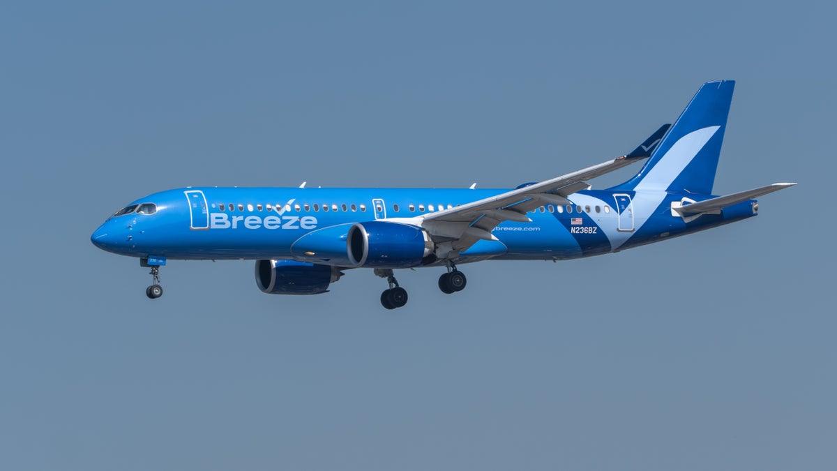 Breeze Airways Cyber Monday Deal: Save up to 60% on Flights
