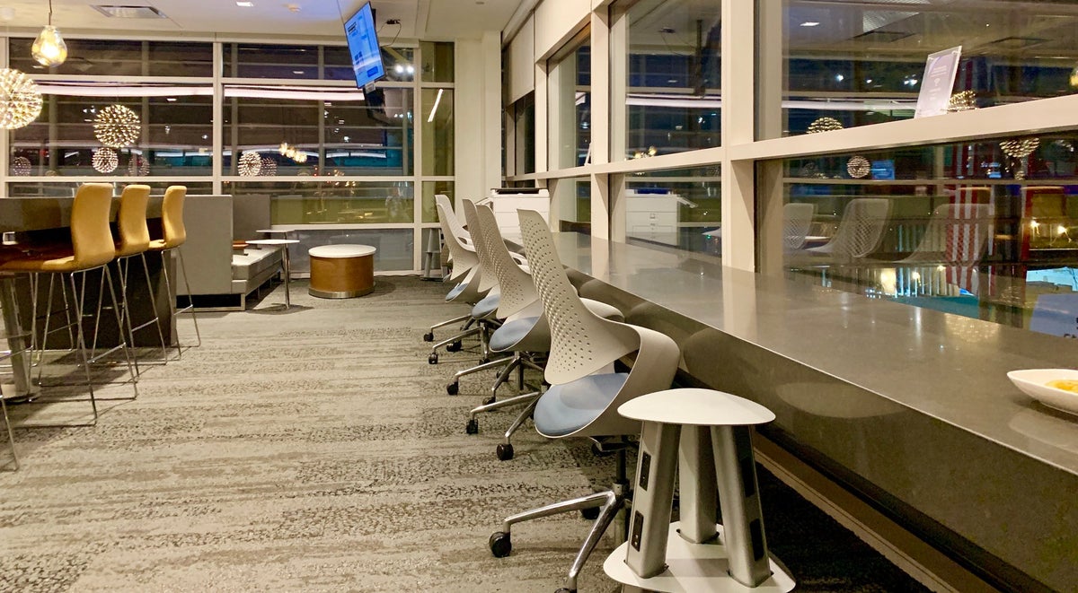 DCA Reagan National Delta Sky Club Amex