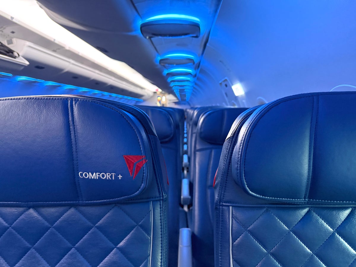 Delta Comfort Plus seats on an Airbus A319