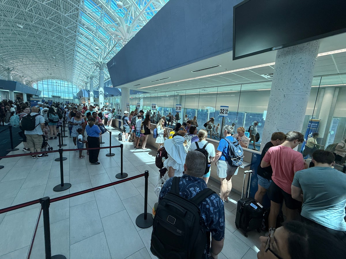 Disney Cruise LIne Customer Service Waiting