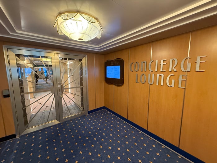 Disney Dream Concierge Lounge Entrance
