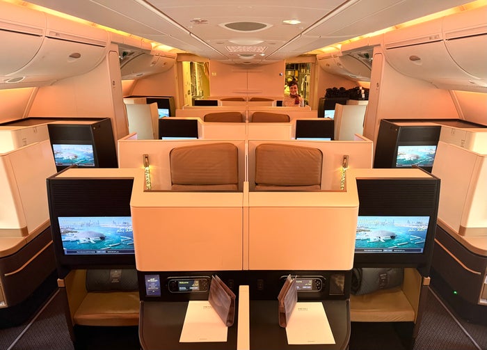 Etihad A380 Business Class cabin middle seats