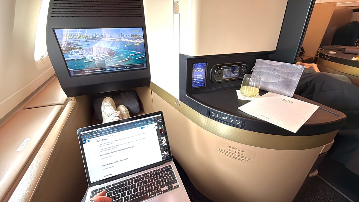 Etihad Business Class A380 seat space Etihad Business Class A380 seat space