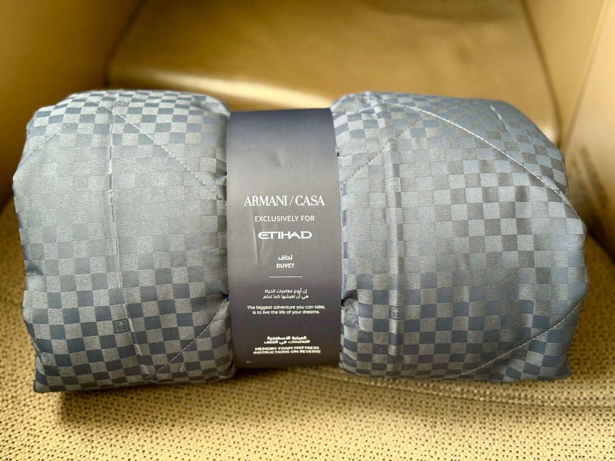 Etihad Business Class Armani Casa duvet Etihad Business Class Armani Casa duvet