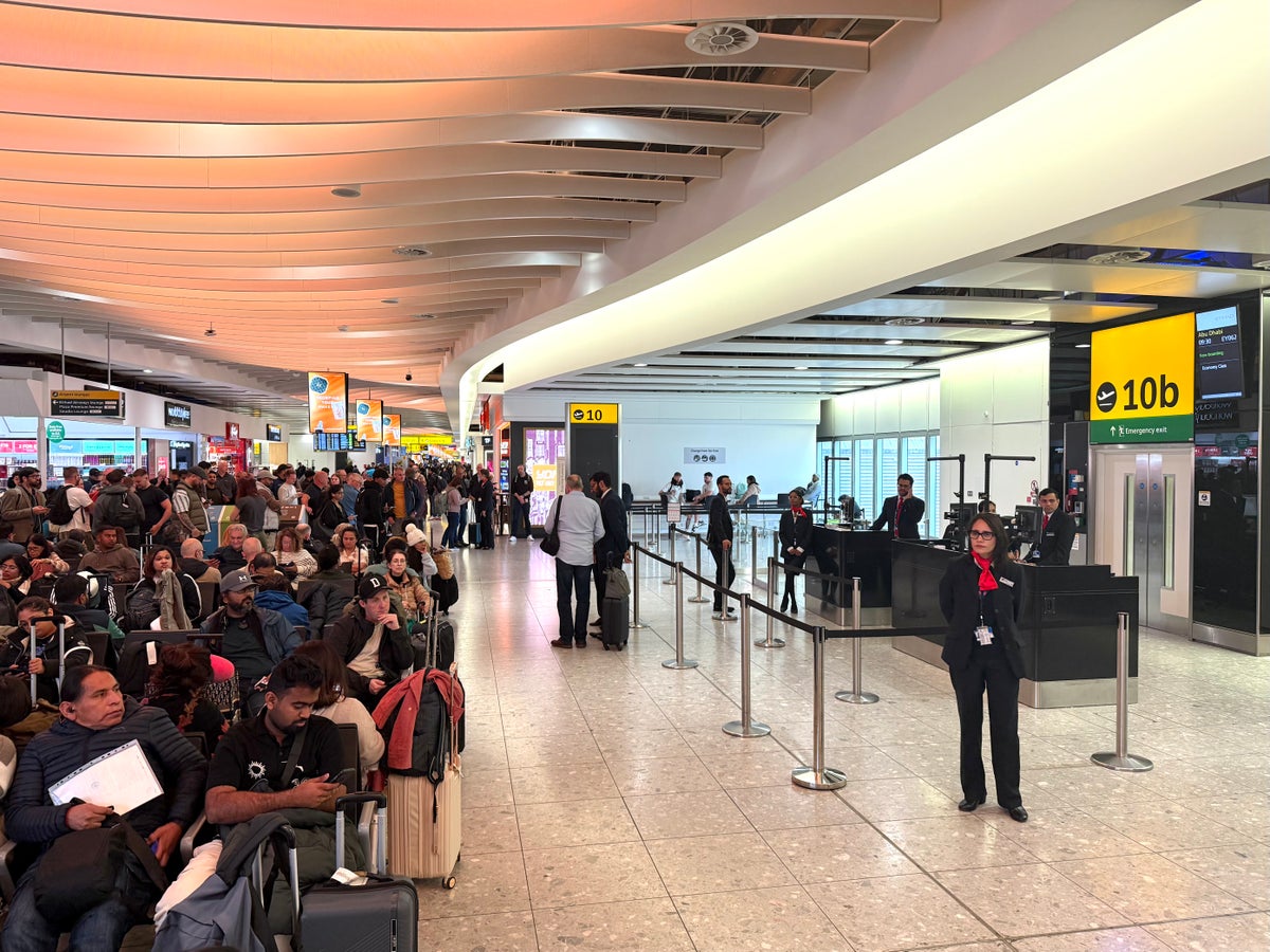 Etihad Business Class gate experience Etihad Business Class gate experience