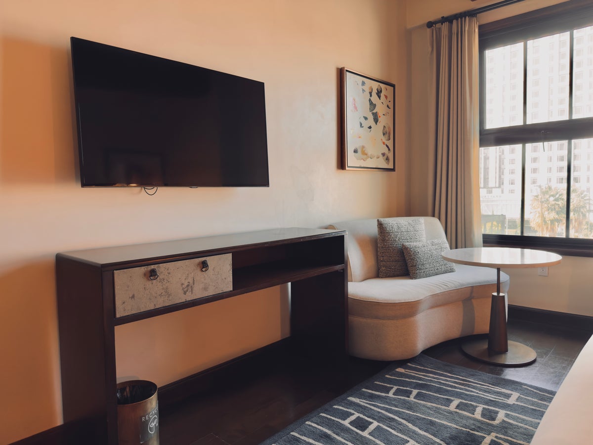 Hotel Figueroa room living room