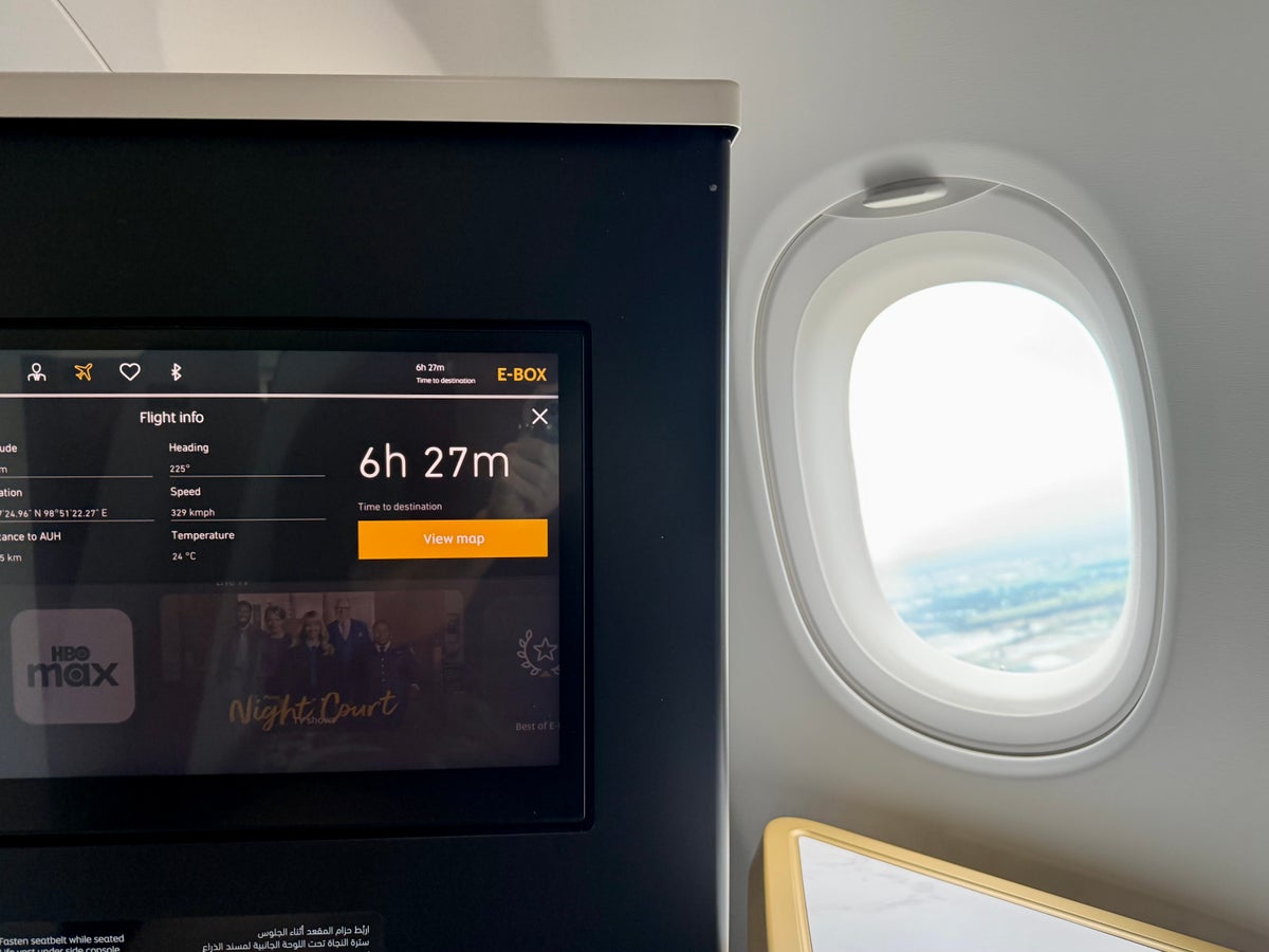 17.3-inch IFE screen 17.3-inch IFE screen