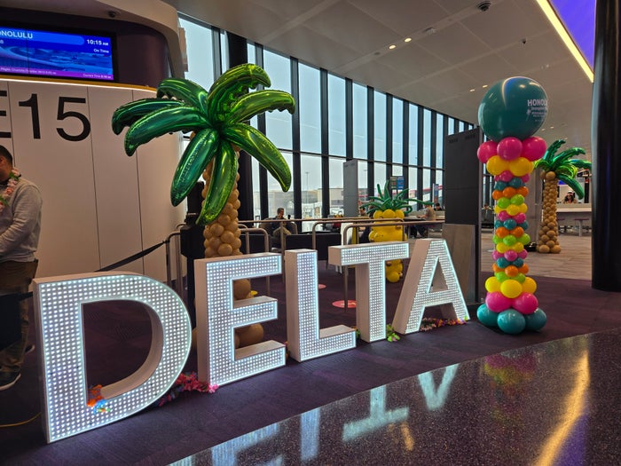 Inaugural Flights BOS to HNL Gate Inaugural Flights BOS to HNL Delta Sign