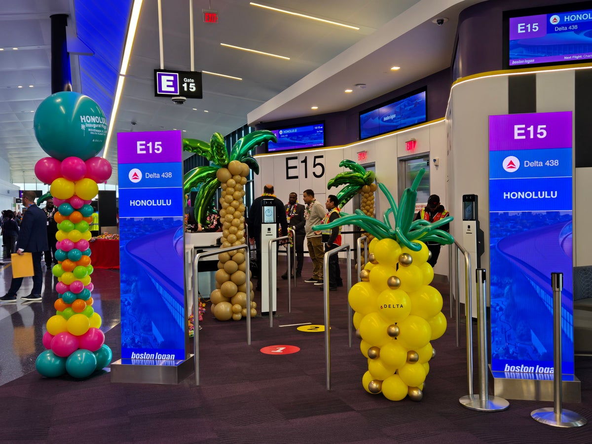 Inaugural Flights BOS to HNL Gate
