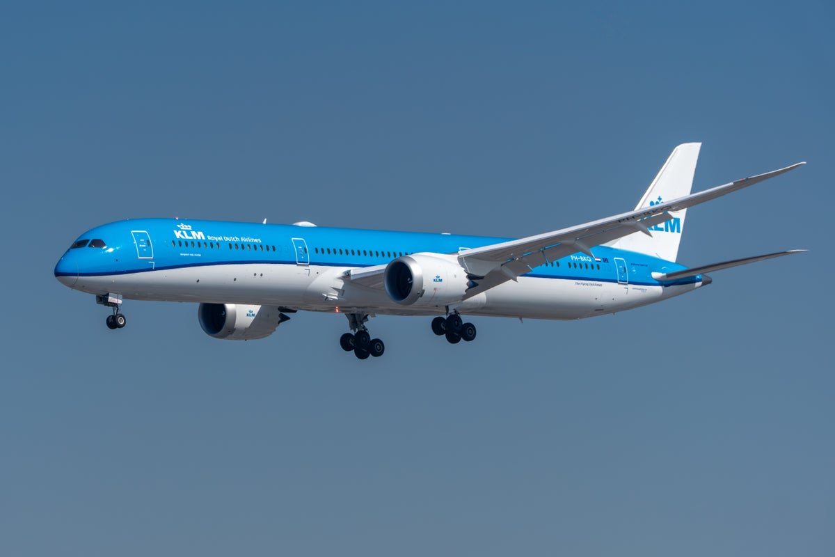 KLM Boeing 787 10